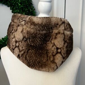 Faux Fur Animal Print Neck Warmer
